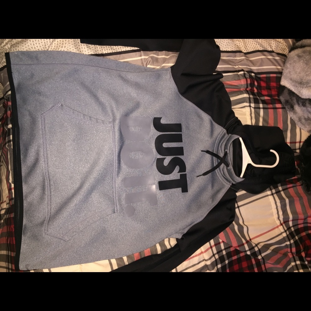 Nike therma fit hoodie